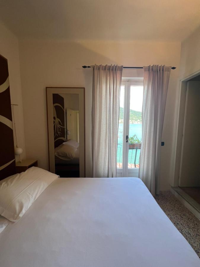 Locanda Lorena Hotel Porto Venere Exterior photo